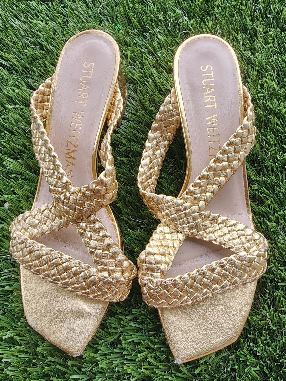 Stuart Weitzman Metallic Rosie Woven Gold Braided Slide Mules Sz 7.5